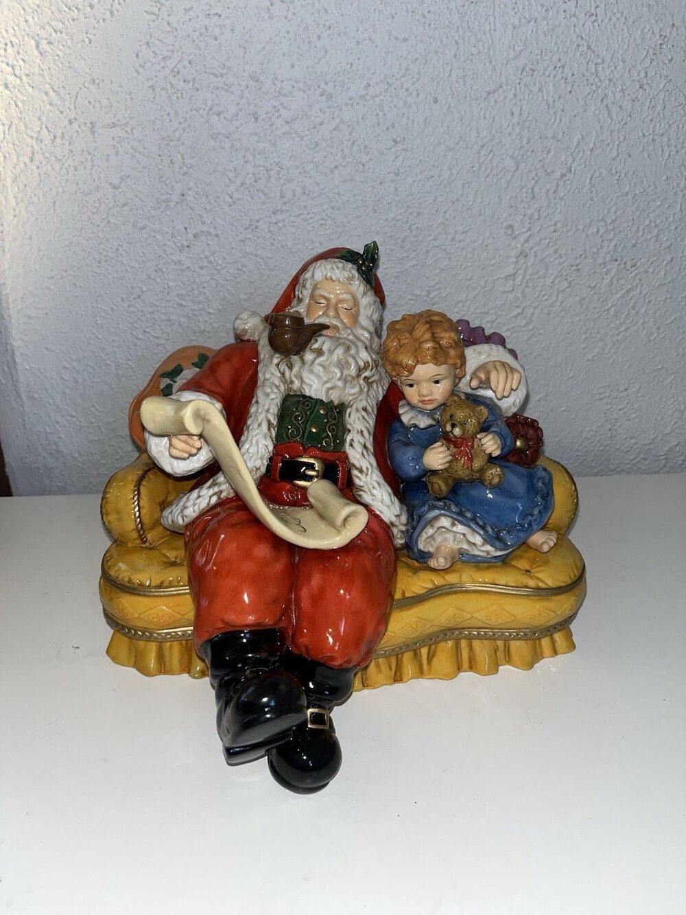 Heritage Mint LTD Vintage Santa Claus and Child on Sofa Porcelain Figurine